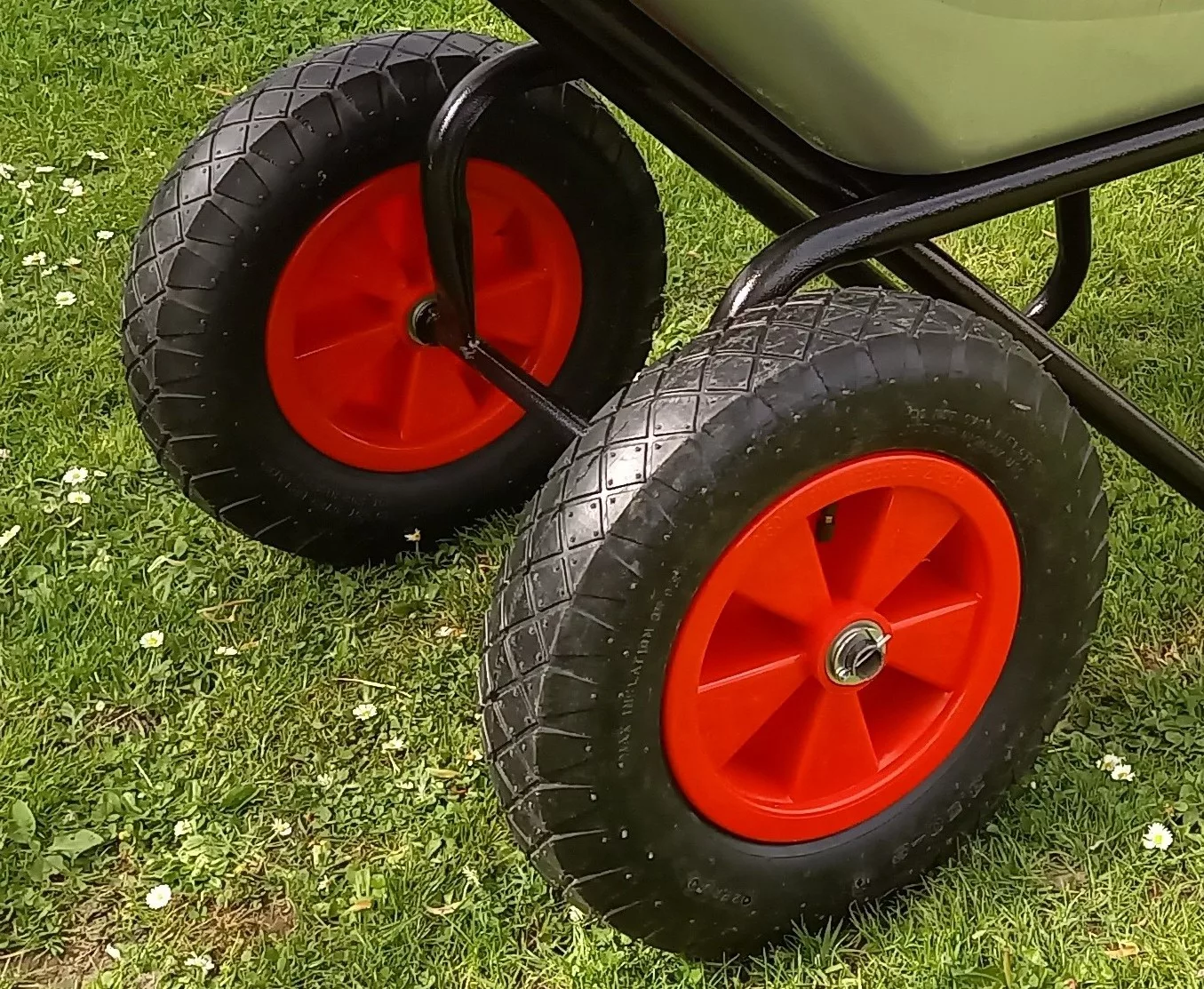 Brouette 2 roues 110L Galvanisé Grand Volume – Image 2