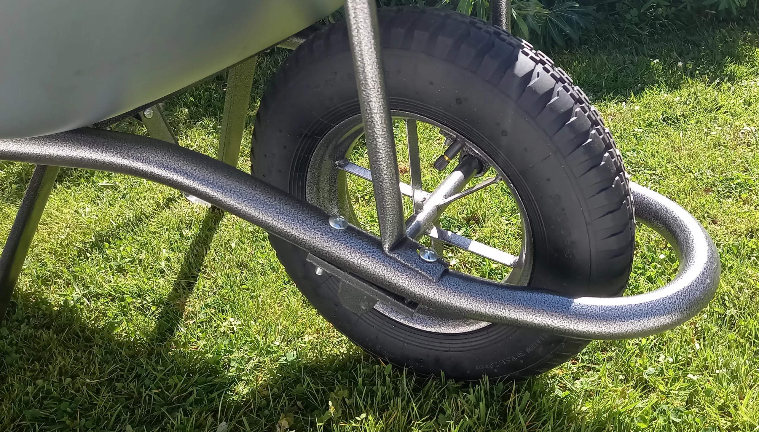 Brouette 90L peinte verte – Image 6