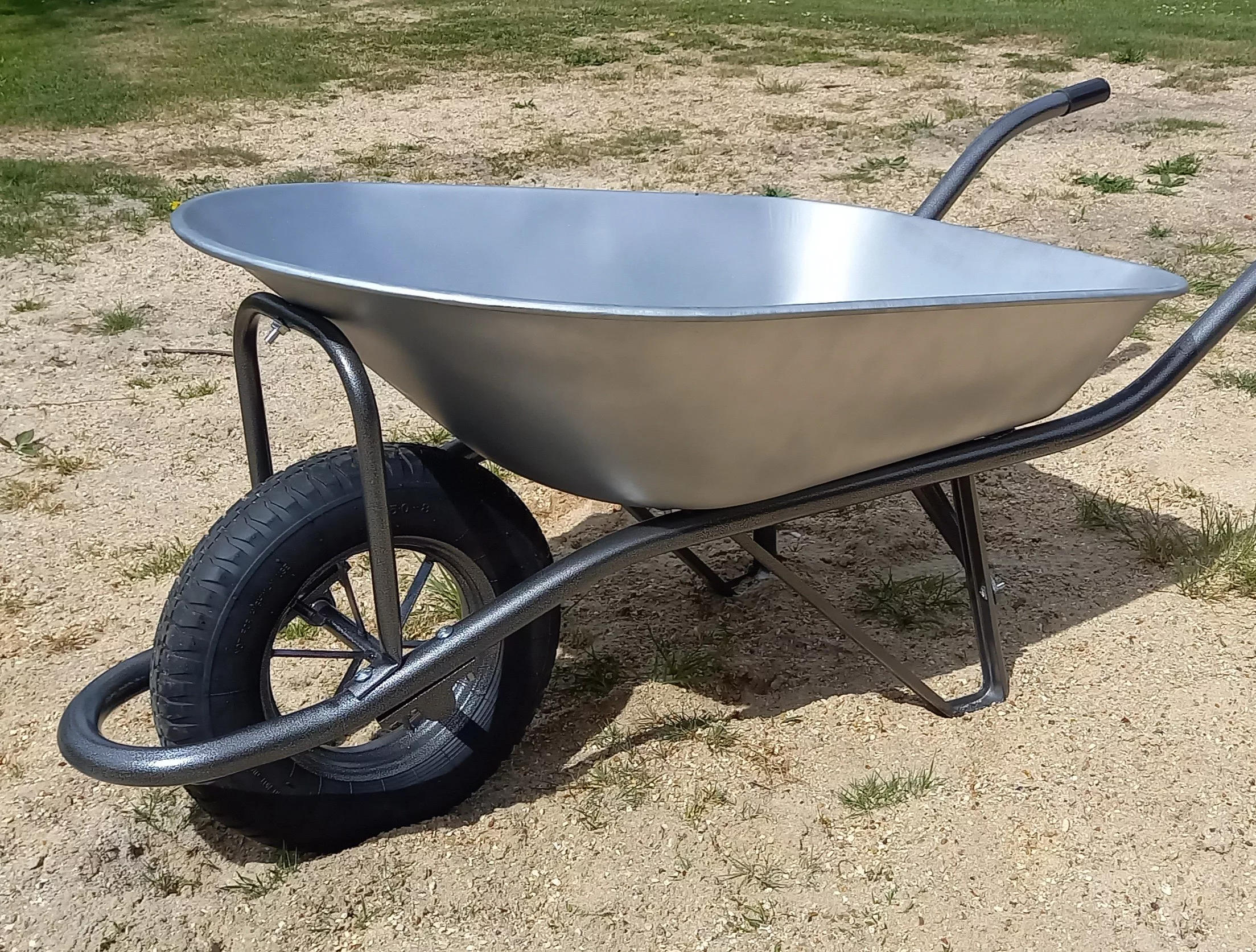 Brouette 100L galva "carreleur"