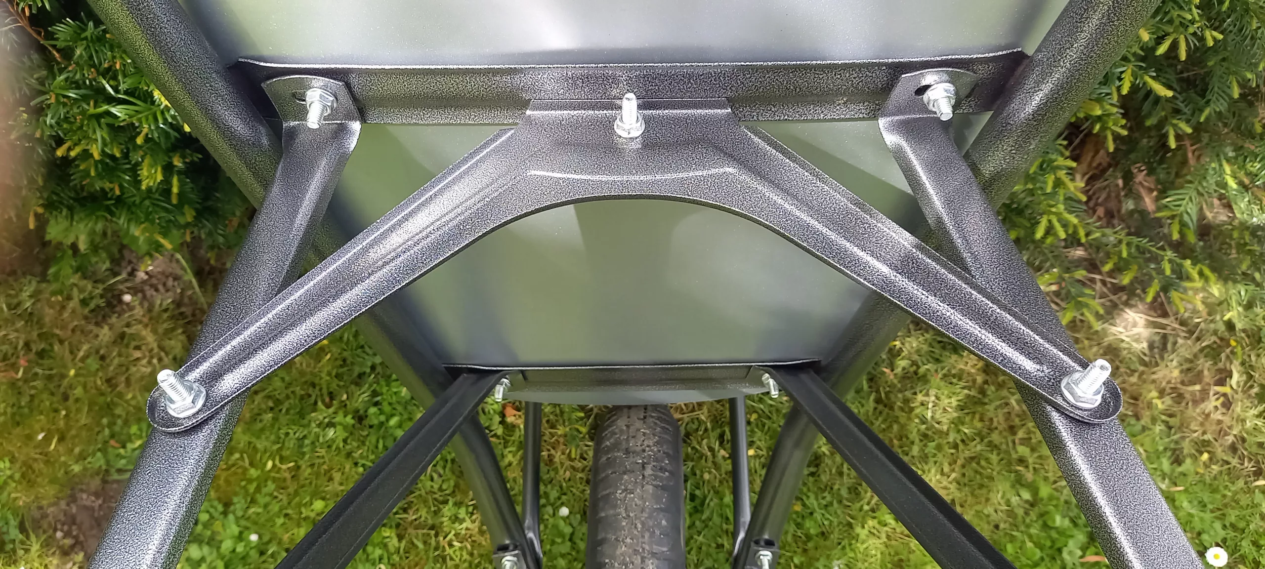 Brouette 90L peinte verte – Image 5